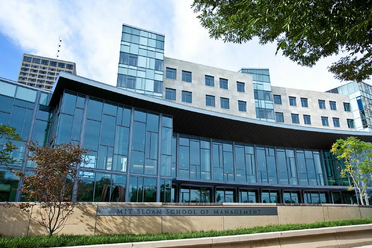 Mit эмблема. Школа менеджмента mit sloan массачусетского технологического института. Массачусетский технологический институт логотип. Школа менеджмента слоуна. Бизнес школа массачусетского.