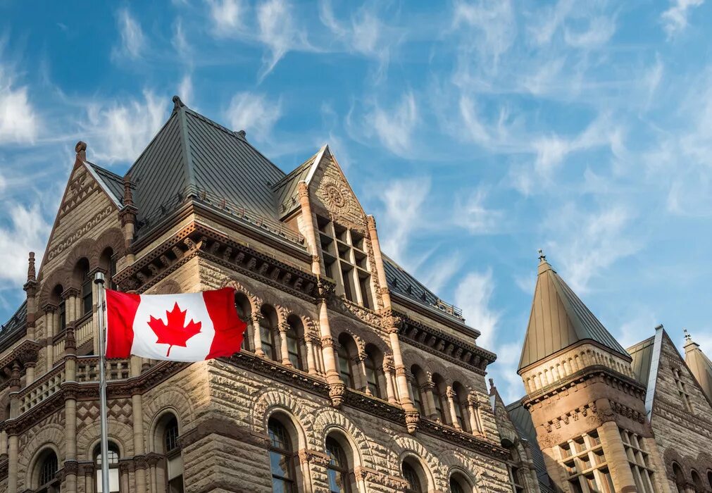 University of toronto. Университет макгилла в канаде. Университеты канады. Торонтский университет святого георгия. Канада институт технологический университет.