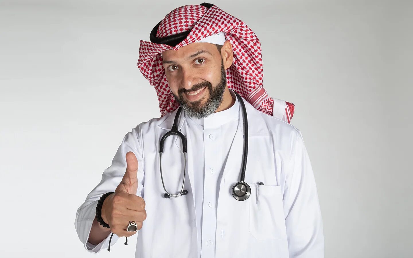 Врач мусульманин. Исламский медик. Мусульманские врачи. Доктор араб в России.