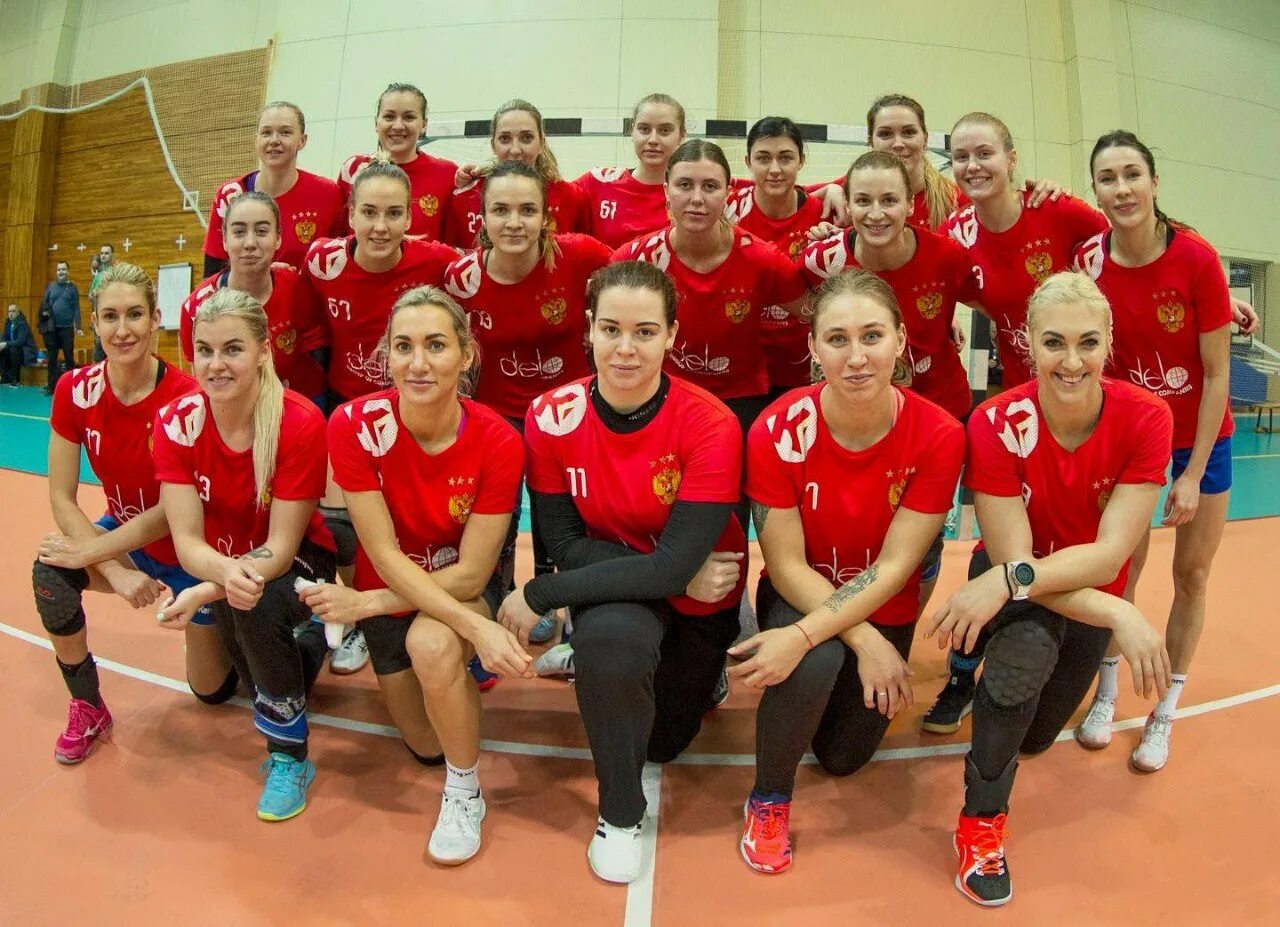 Сборная россии юниорская женская по гандболу. Женская сборная россии по гандболу гандболистки. Состав гандбольной команды. Рост гандбольная команда женская. Состав гандбольной команды.