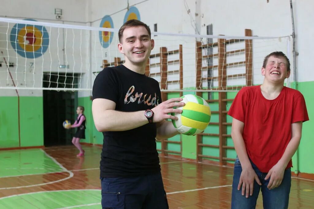 Политех физическая культура. Дворец спорта нгту. Политех физическая культура. Рхту физкультура. Баскетбол в спортивном зале.