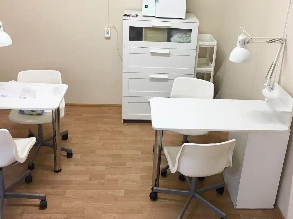 домашний кабинет маникюра. рабочее место мастера маникюра. ме, то мастера маникюра. место мастера педикюра. маникюр и педикюр рабочее место.