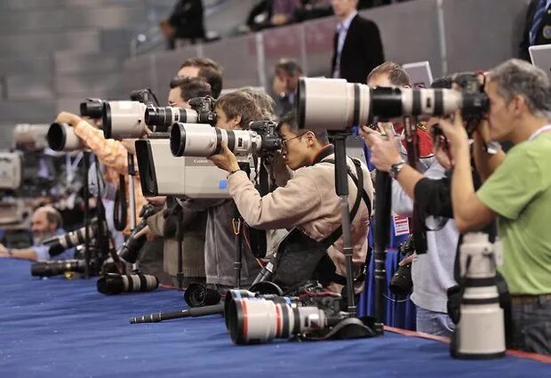 бухарев олег владленович. фотографы на футбольных матчах. сергей гимаев матч тв. спортивный журналист профессия. фотожурналист.