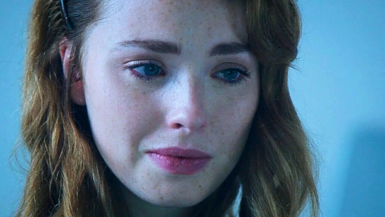 Любовь отстой трейлер. Современная жизнь отстой. freya mavor modern life. современная жизнь отстой постер.