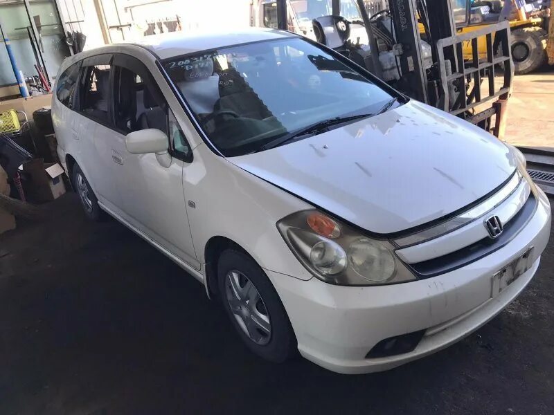 Хонда стрим 2003. Honda Stream rn1. Хонда стрим механика 2003 год. Honda Stream rn2 d17a. Капот хонда стрим