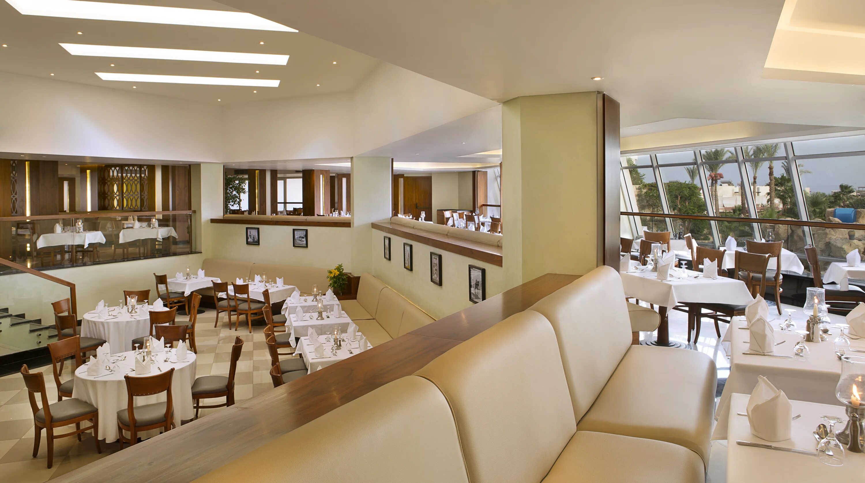 Double tree sharks bay. Египет отель шарм эль шейх хилтон шарк. Отель хилтон шаркс бэй в шарм. Отель хилтон шаркс бэй резорт шарм-эль-шейх. Отель хилтон шаркс бэй.