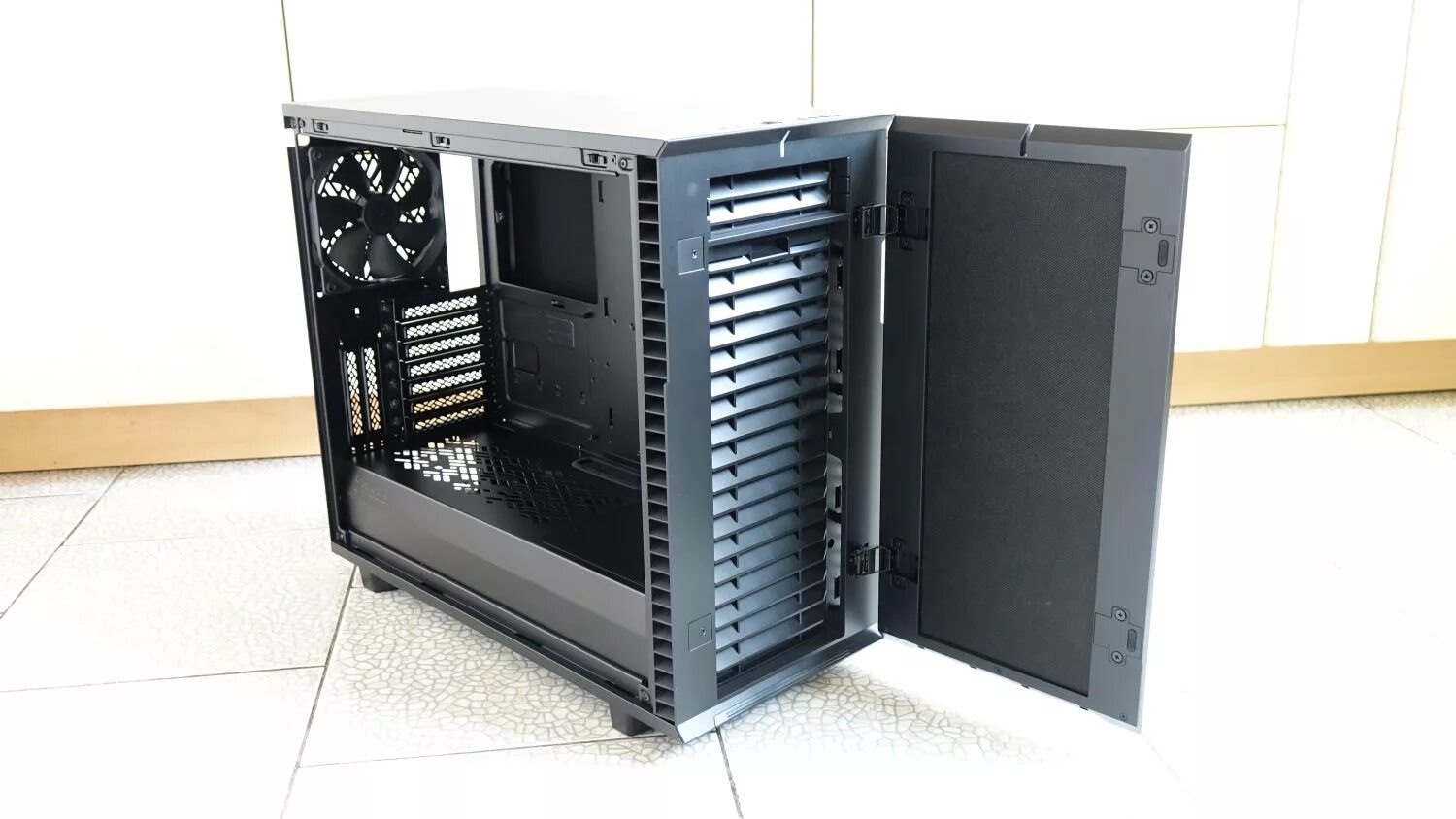 Fractal design define 7 xl dark tg black. Define 7. Fractal design define 7 xl tg. Корпус fractal design define 7. Fractal design define 7 xl black.