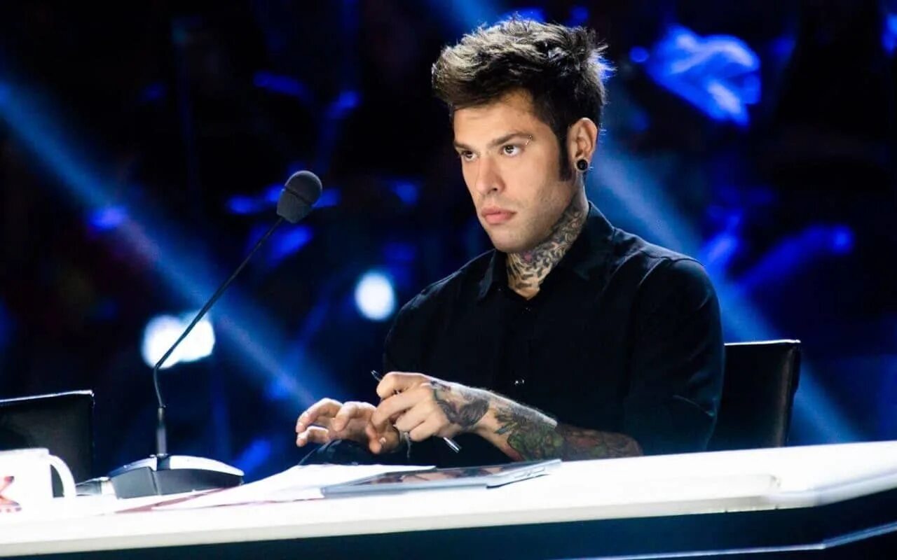 Fedez. Fedez итальянский рэпер. X Factor Faker. Х фактор 2017 Италия. Х фактор петь серова