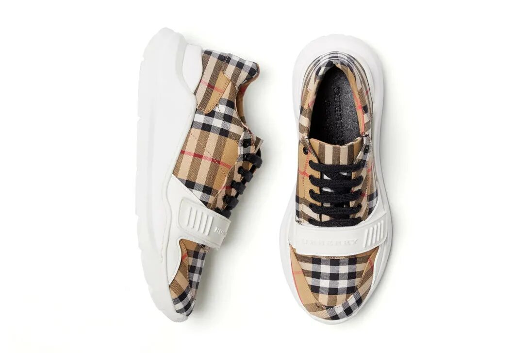 Кеды burberry. Конверсы Бербери. Burberry Shoe Converse. Кеды Барбери женские. Кроссовки Барбери женские.