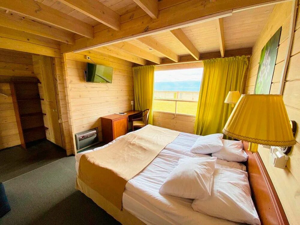 Байкал терра отель ольхон. Остров ольхон отель байкал вью. Гостевой дом holiday park on olkhon. Ольхон гостевые дома. Ольхон хужир отель.