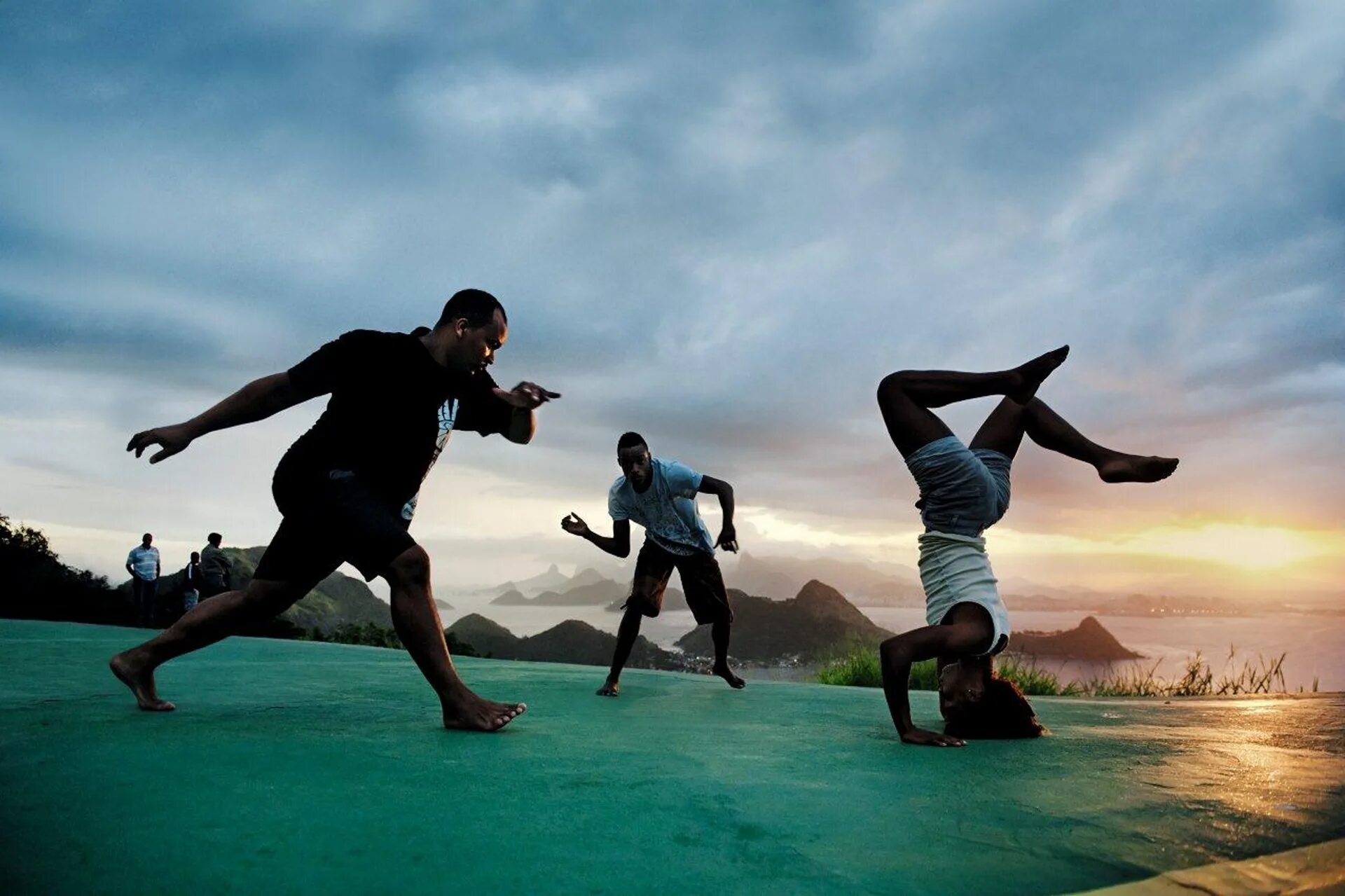 Выбор объекта и точки съемки. Steve mccurry pirelli. нижняя точка съемки. ракурсы съемки. необычный ракурс.