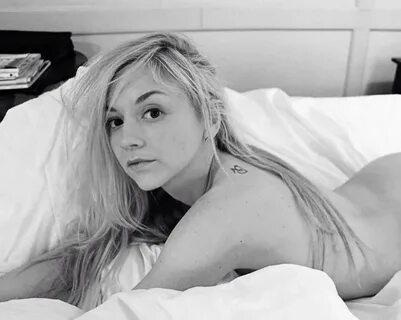 Emily kenny nude - 🧡 Emily kenny nude 🌈 Emily Kinney.