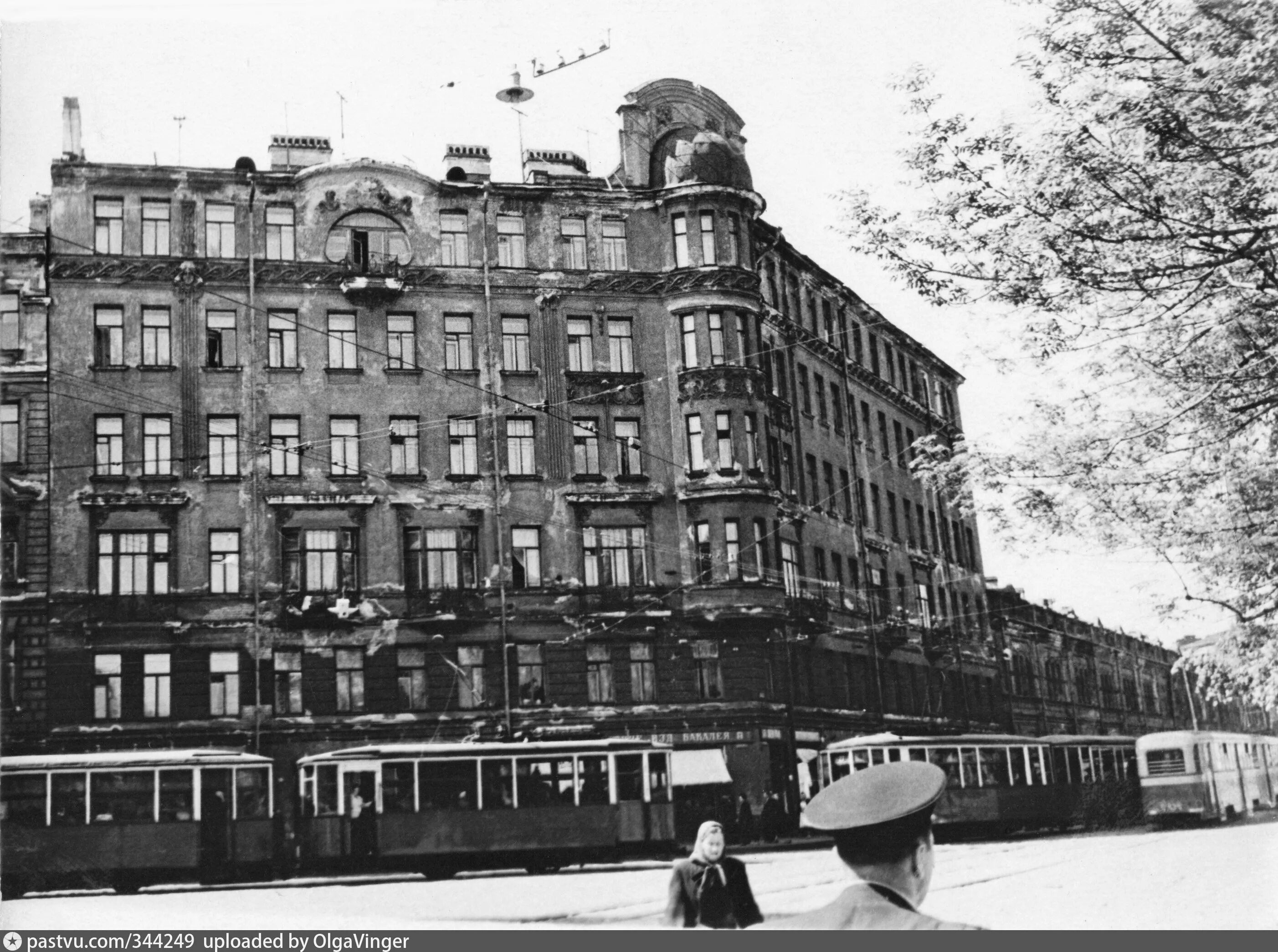 Первые дома санкт петербурга. Доходный дом Бадаева 1906. Доходный дом 19 века Санкт-Петербург. Доходный дом на Бакунина. Доходный дом Егорова Санкт-Петербург.