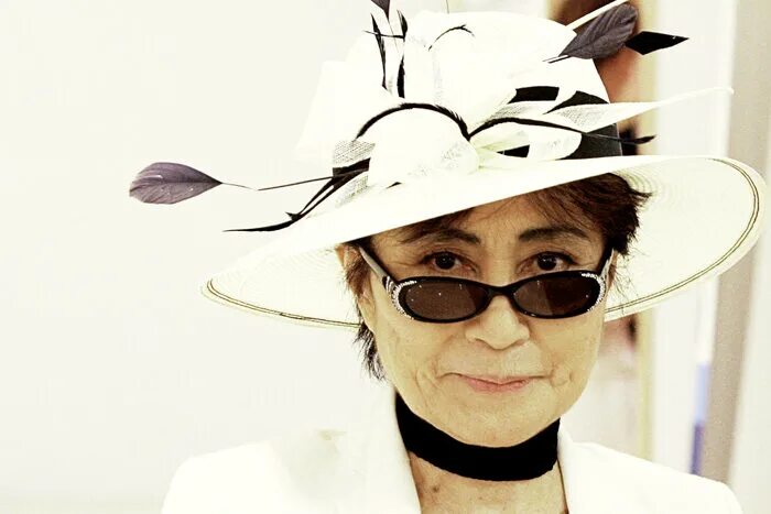 Вдова леннона. Йоко оно. 18 Февраля 1933 - Yoko Ono. Вдова Джона Леннона. Йоко оно фото.
