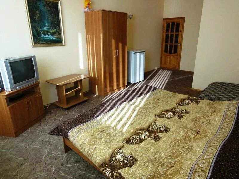 Отель LooSPAngeles (ЛооСПАнжелес) Гостиница (Лоо) - бронирование номеров 2025, ц