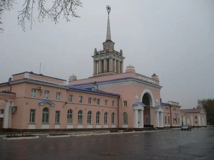 Телефон жд ульяновск. Старый вокзал Ульяновск. Здание старого вокзала Ульяновск. ЖД вокзал Ульяновск. Вокзал Ульяновск 1.