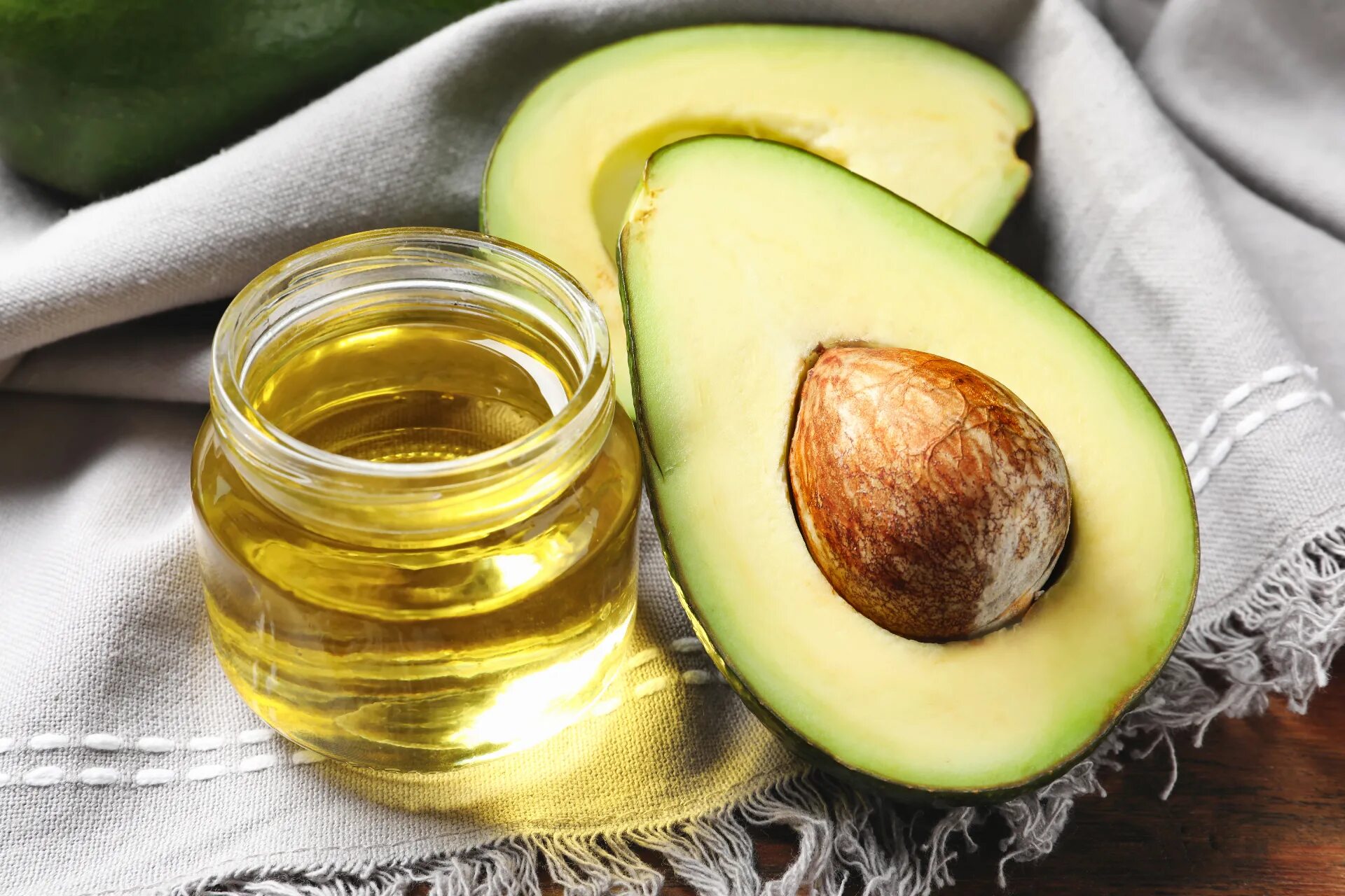 Масло авокадо Avocado Oil. Масло авокадо 100 мл.. Масло авокадо MEVIOIL. Масло авокадо фото. Применение масел в косметике