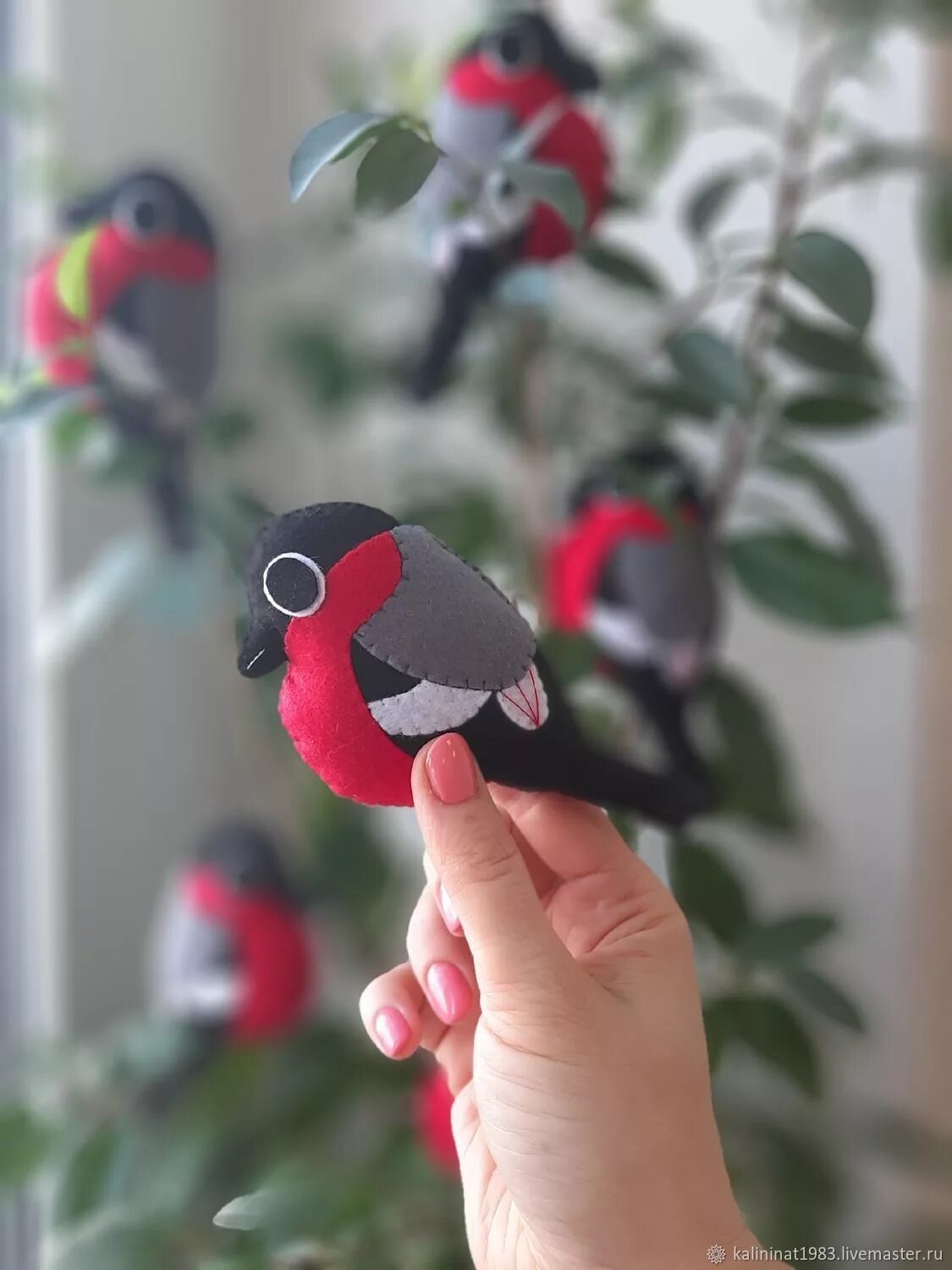 поделка снегирь. как сделать объемного снегиря. снегирь из полимерной глины. снегирь из ниток. как сделать объемного снегиря.