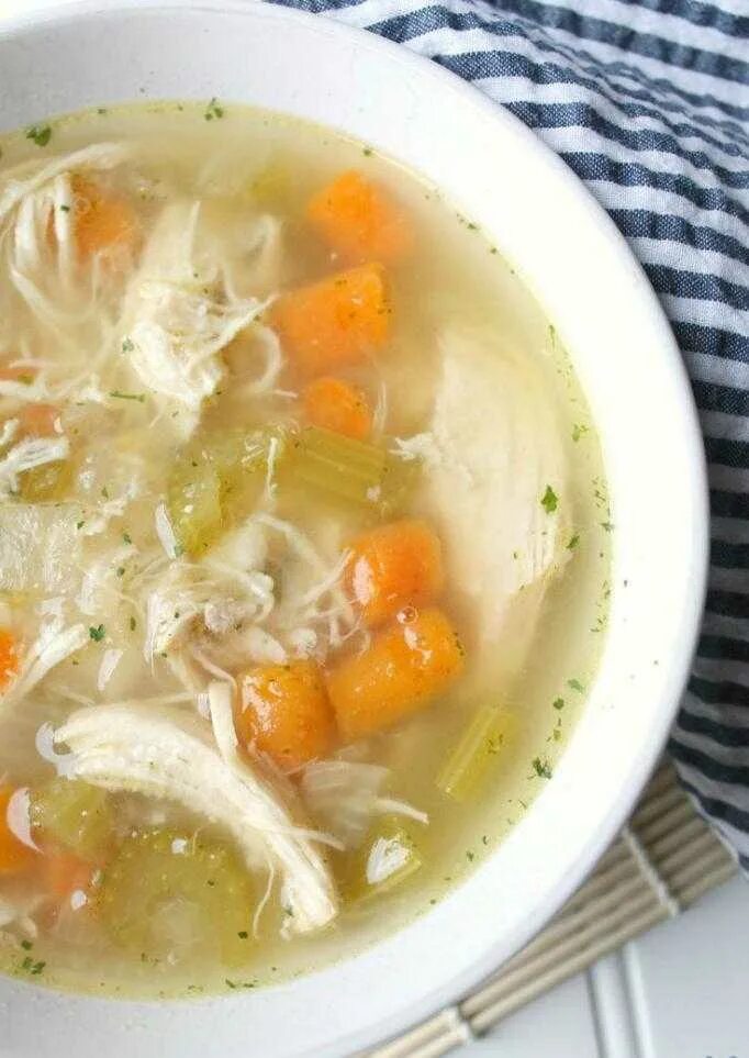 Можно ли куриный бульон. Для супа. Суп на курином бульоне. Супы на овощном отваре. Диетический суп на курином бульоне.