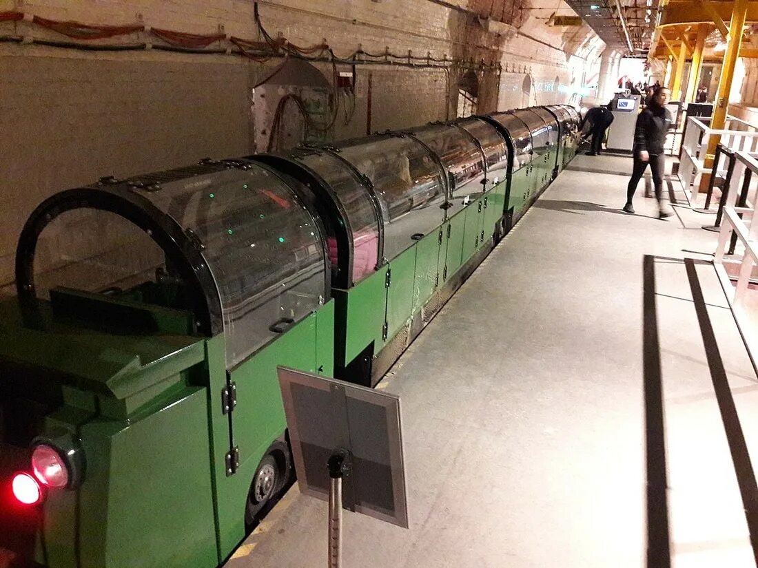 Почтовое метро. British postal museum. лондонская почтовая железная дорога. музей лондонского метро. почтовые подземные поезда.