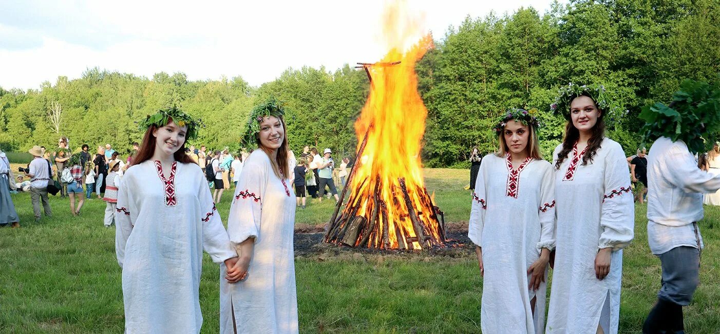 Купалье в белоруссии. Парки имени янки купалы. Национальный праздник в белоруссии купалье. Купалле в беларуси фото. Купалье в белоруссии.