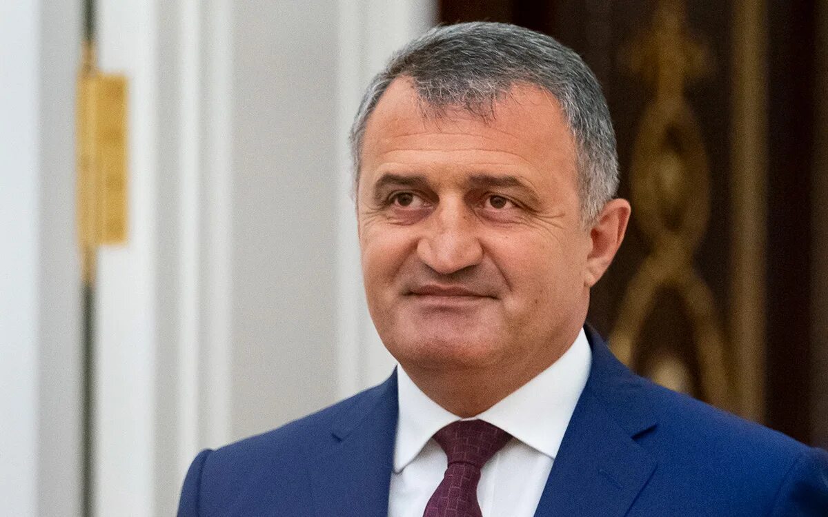 Политики южной осетии. Политики южной осетии