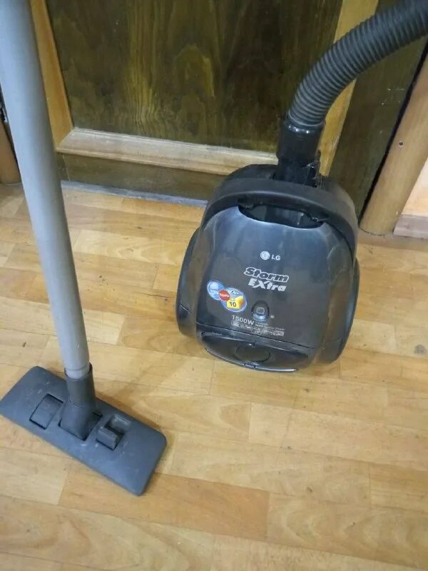 пылесос willmark vc-2067cy (2000вт) (ярко-красный). пылесос centek ct-2524 белый/красный. пылесос artel vcb 0120, white. пылесос ginzzu vs452. пылесос gorenje svc 216 f(s/r).