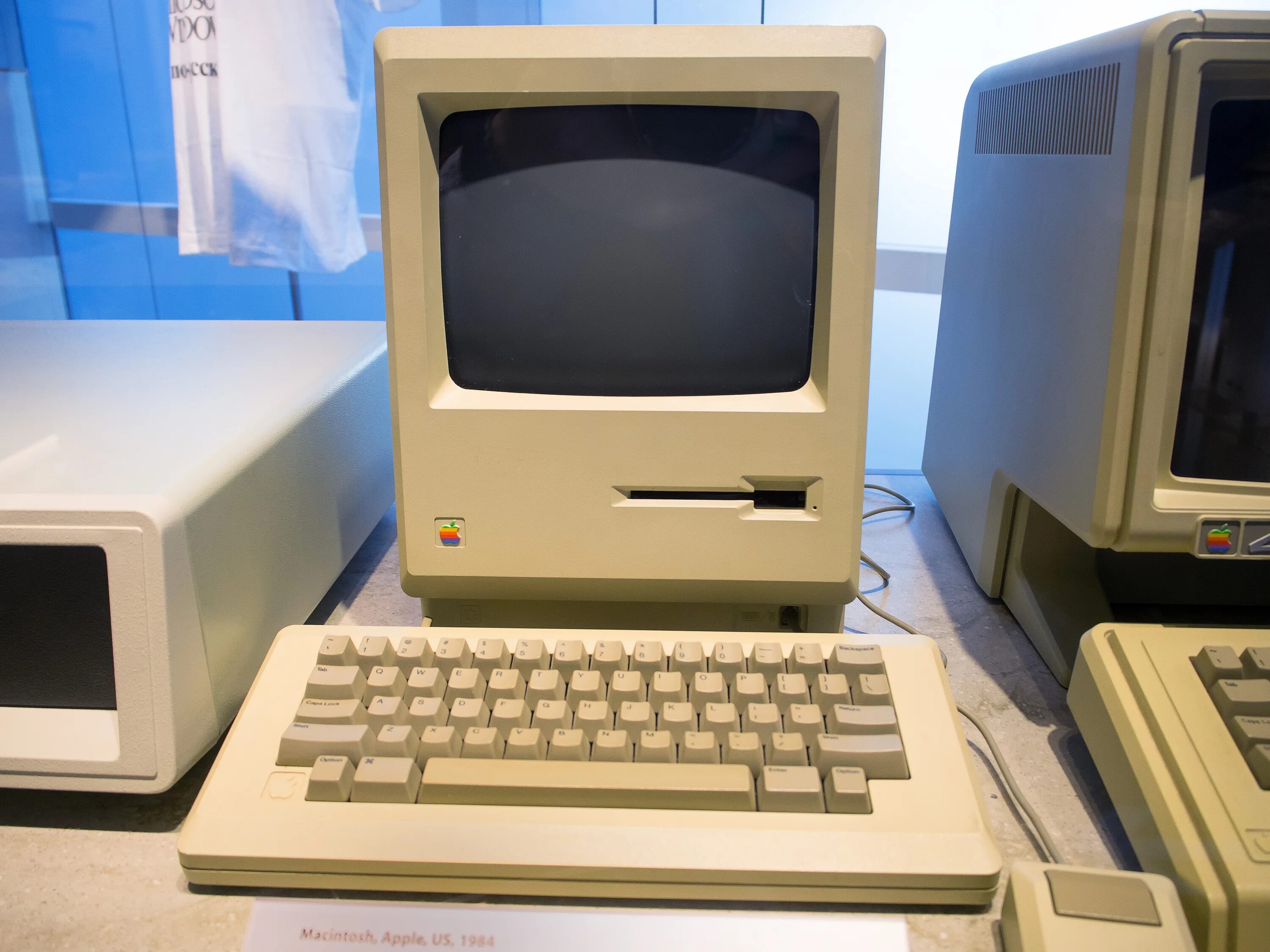 Apple Macintosh 128k. Макинтош компьютер 1986. Macintosh ЭВМ. Макинтош компьютер современный.