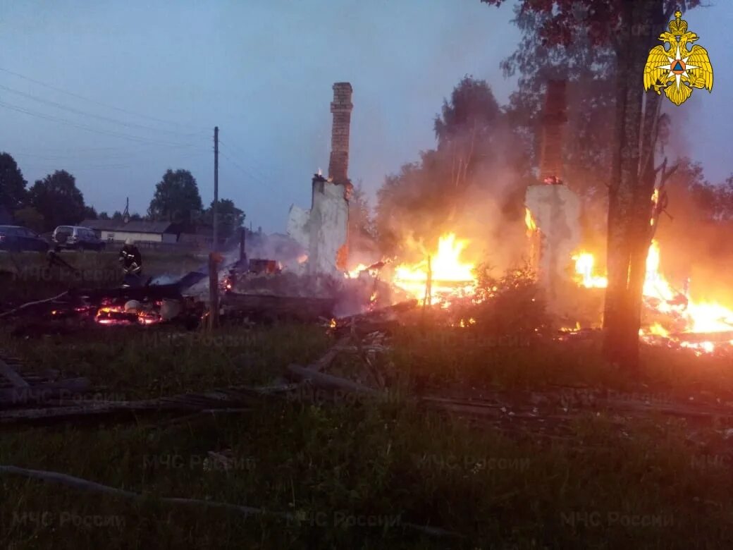 Пожар в Кологривском районе Костромской области сегодня. Пожар в Кологривском районе. Пожар в Красном Бору. Пожар в Костроме. Погода красный бор на неделю