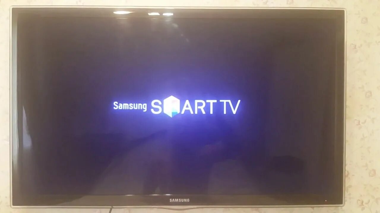 ТВ Samsung ue40d5520rw?. Samsung ue40d5500rw. ТВ самсунг 40уе5500д. Ue40d5500rw Samsung пульт. Самсунг включается и выключается сам по себе