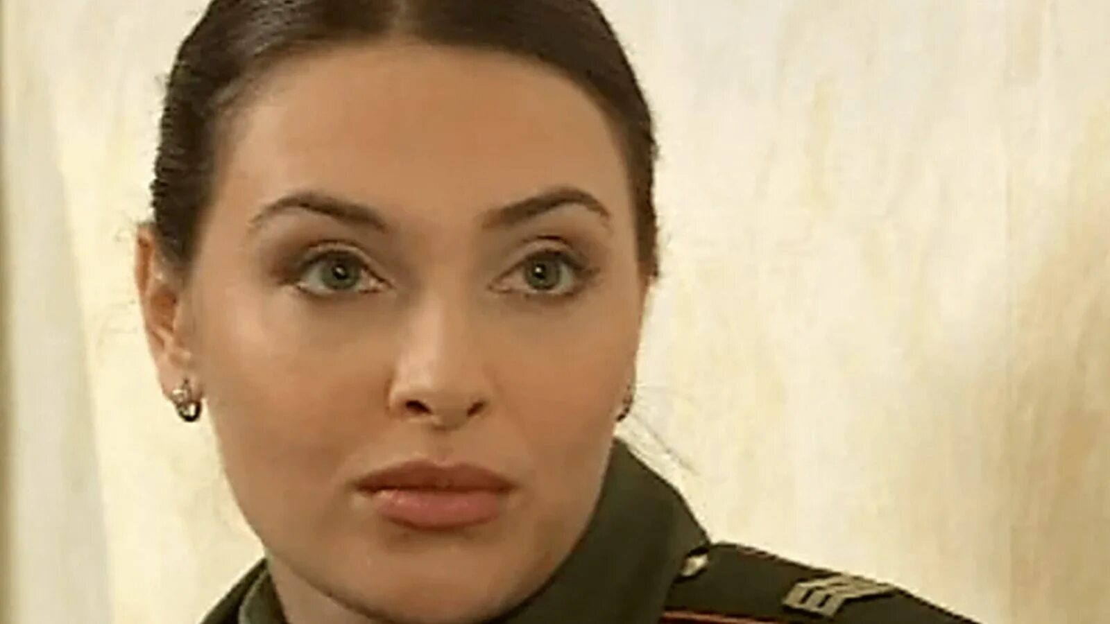 Певица в солдатах