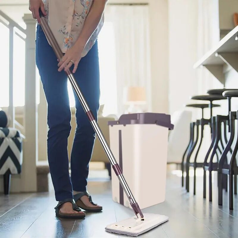 Уборка со шваброй. Женщина со шваброй. Уборщица. Уборка в комнате. Девочка со шваброй.