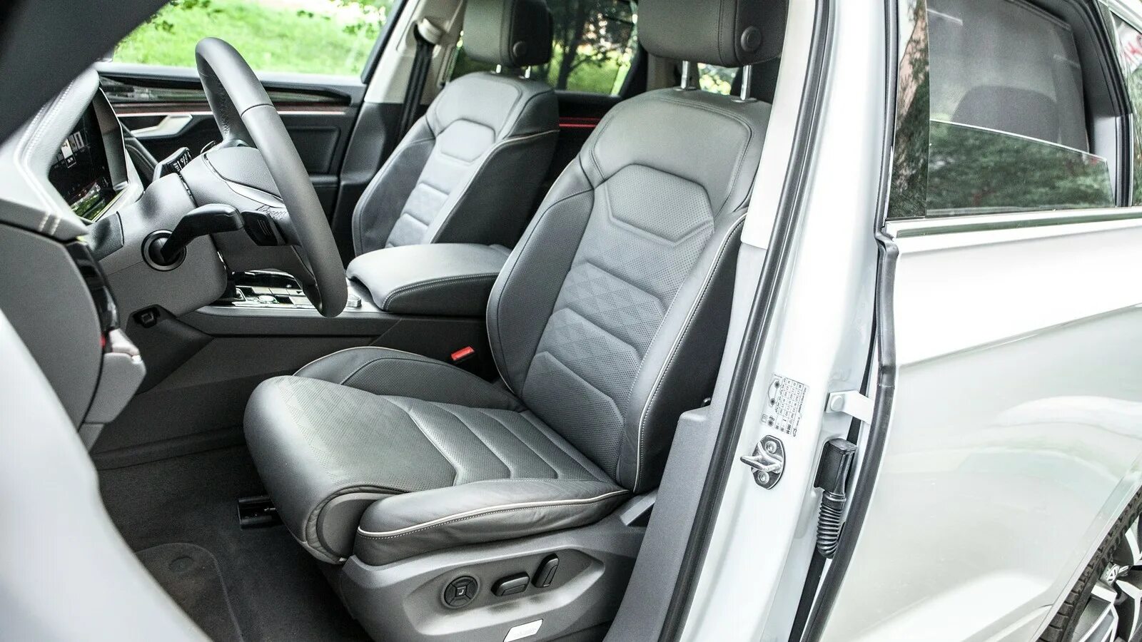 сиденья рендж ровер. передние сиденья ленд ровер дискавери. сиденья от range rover sport l 494. сиденья land rover discovery 3. сиденья дефендер 110.