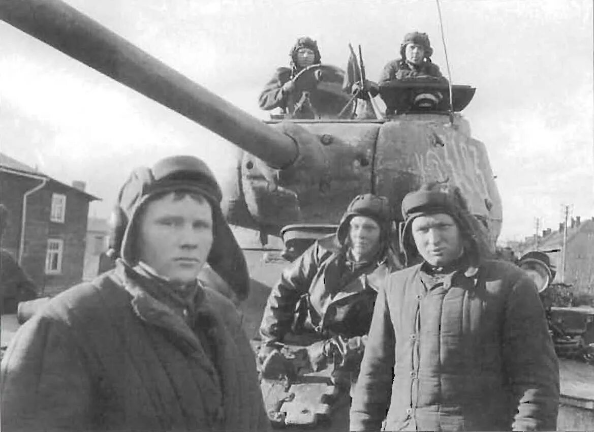 Т34 экипаж. Экипаж танка т-34 85. экипаж т 34 85. танкисты т 34 вов. экипаж танка т 34 85 вов.