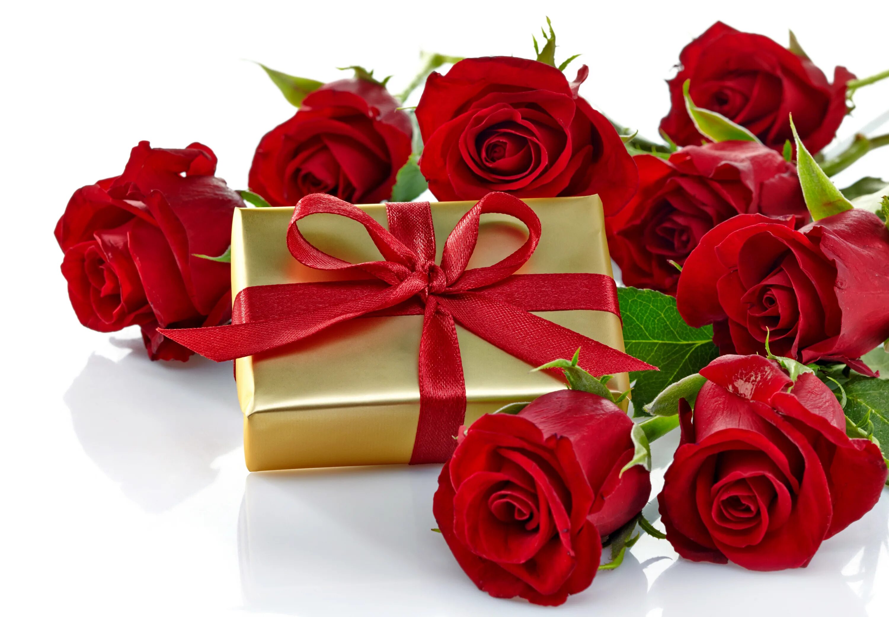 Букет роз к 8 марту. Цветы поздравления. Шикарные подарки и цветы.