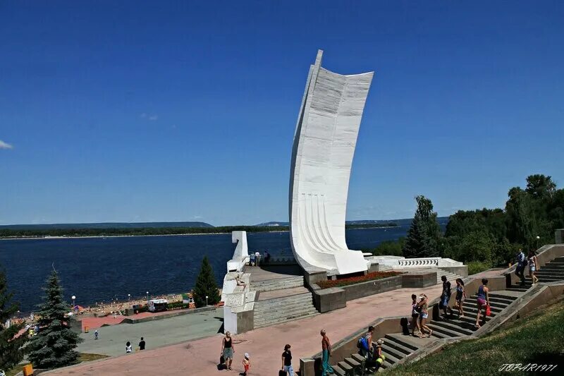 Монумент Ладья Самара. Стела Ладья набережная Самары. Ладья Самара памятник. Пляж Ладья Самара. Ладья самара набережная