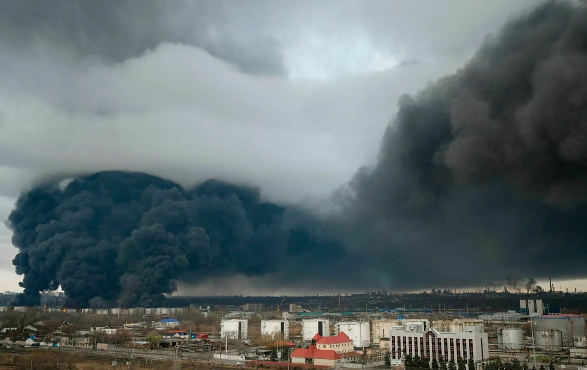 Новости что происходит в одессе. Взрывы в одессе. взрыв в порту одессы. взрывы в киеве.