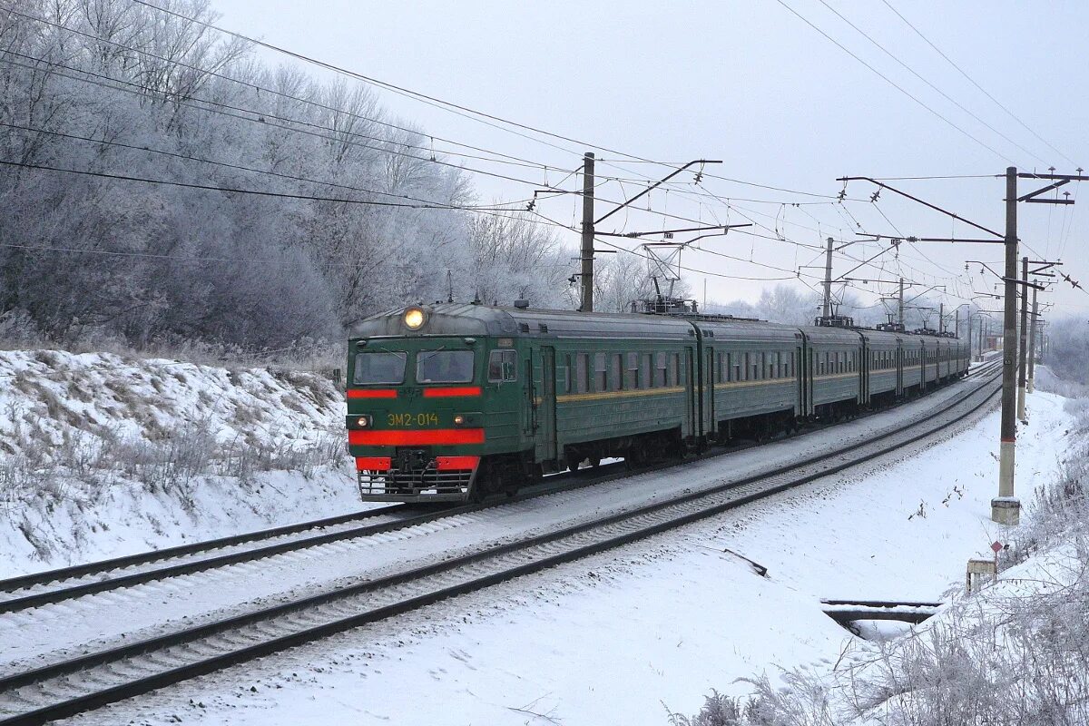 эр2к 1105. ночная эр2к. адлер железная дорога череповец. поезда россии 2тэ25км. эм2 023.