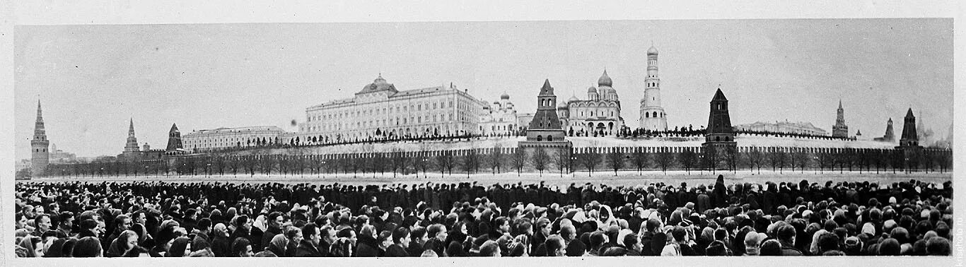 Смерть сталина 1953. Булганин смерть сталина. Похороны сталина 1953. Похороны сталина 1953. Похороны сталина 1953.
