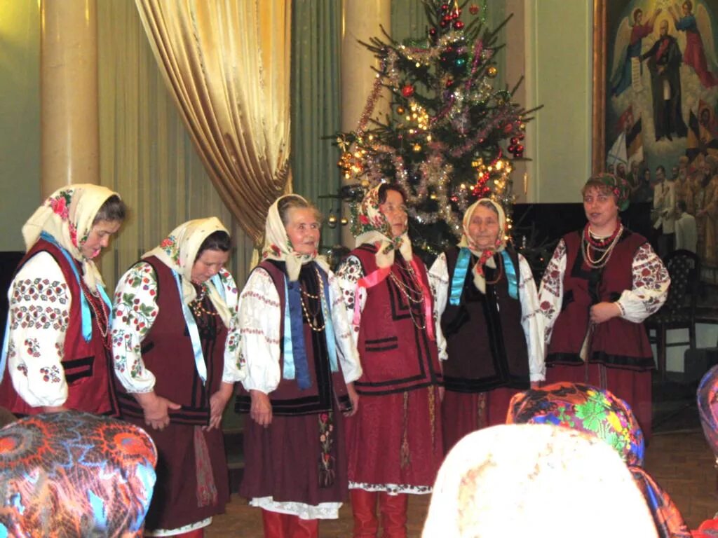 Ансамбль древо. Ансамбль древо. Украинский ансамбль древо. Древо ансамбль украина. Ансамбль древо ой там на горi слушать.