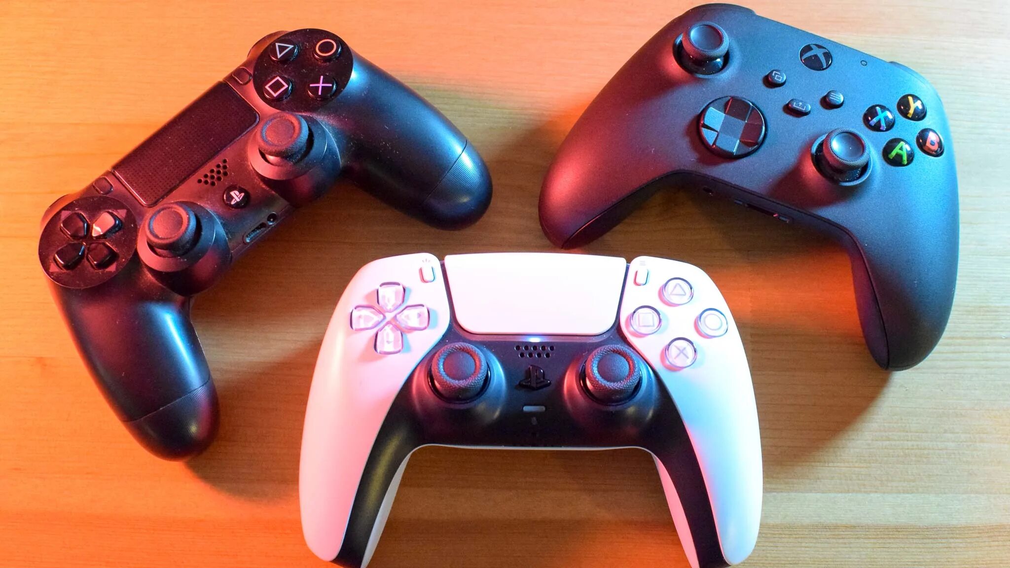 Ps5 2 джойстика. Джойстик ps5 кнопки. Xbox и ps5 контроллеры. Ps5 Dualsense кнопки