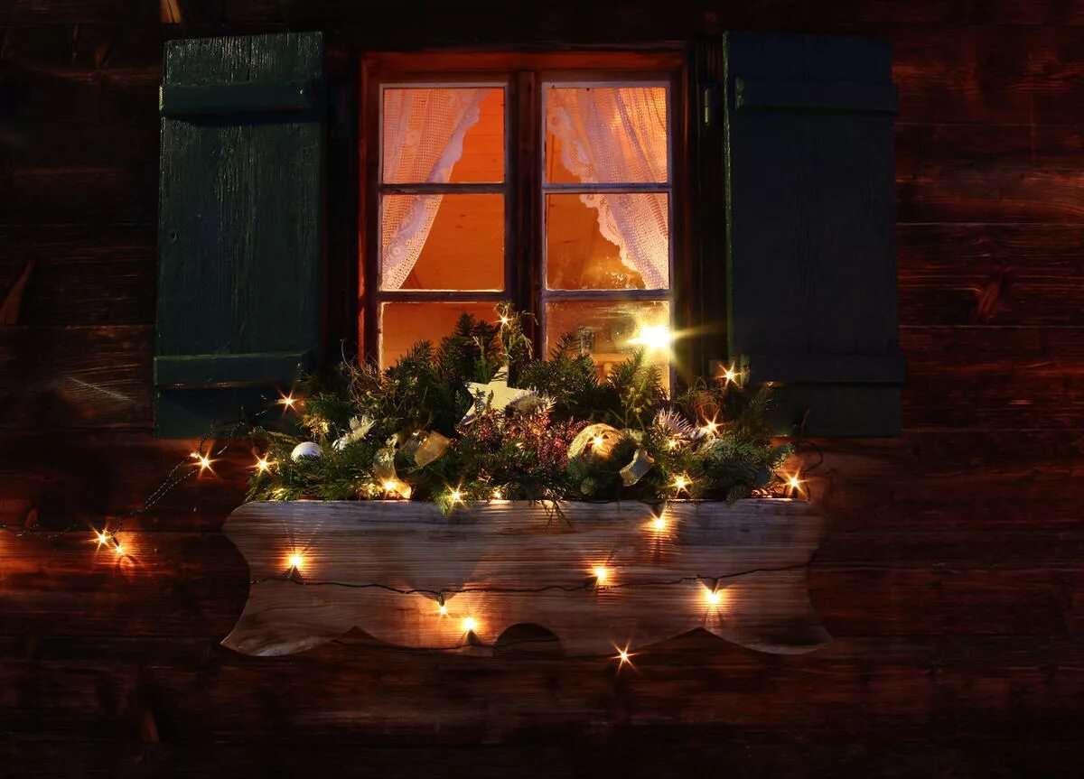 Окна новый свет. Новогодний уют. Новогодние окна. Уютный новый год. Рождественское окно.