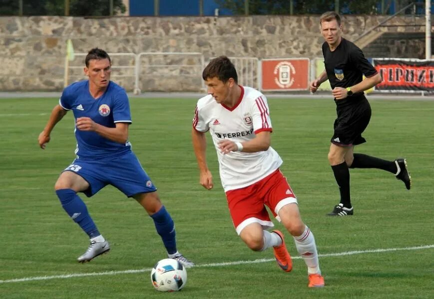 Мариуполь (футбольный клуб). Ильичевец газета. Спортивный крытый комплекс ильичёвец, украина, мариуполь. Спорткомплекс ильичевец мариуполь. Спорткомплекс ильича мариуполь.