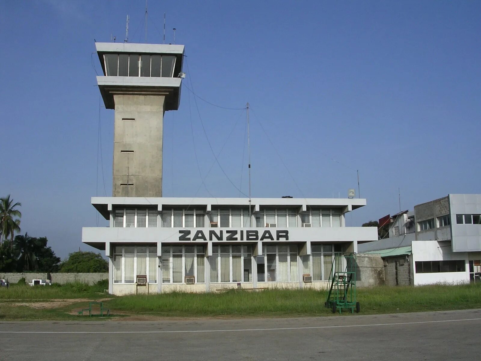 Аэропорт занзибара. Новый аэропорт занзибара. Аэропорт занзибара. Аэропорт занзибара. Международный аэропорт занзибара.
