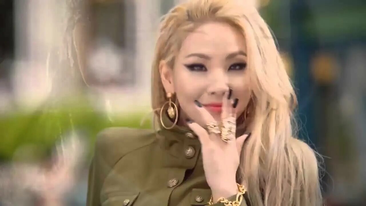 Cl daddy. CL of 2ne1 Daddy. Psy Daddy. Psy, CL - Daddy обложка. Блондинка из клипа Psy.