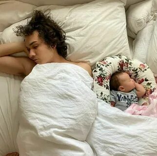 В браке родилась дочь