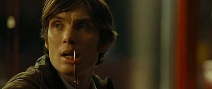 красные огни 12. красные огни (2011) киллиан мёрфи. красные огни фильм роберт де ниро. красные огни фильм 2012. сигурни уивер и роберт де ниро в фильме.