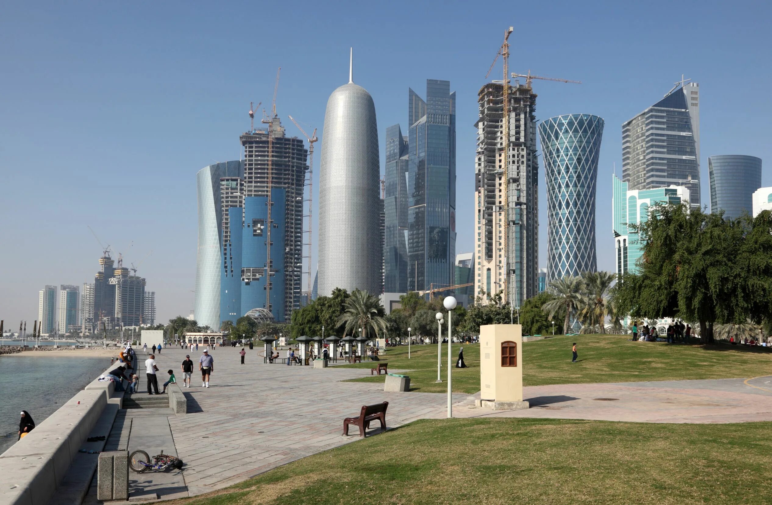 Катар страна газ. Доха Катар. Доха столица. Доха Корниш Катар. Al Dafna Доха.