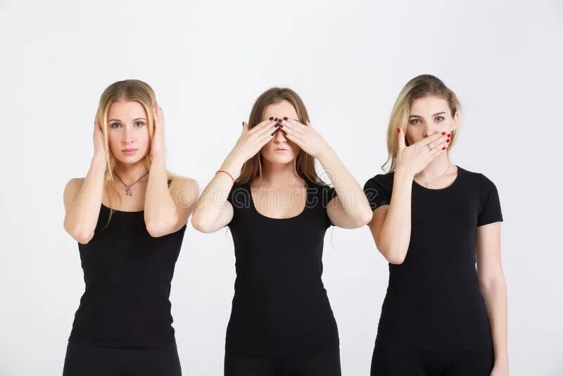 Ничего не вижу ничего не слышу. Девочки ничего не скажу. Ничего не слышу девушка. Не вижу не слышу не скажу. Никого не вижу ничего не слышу.