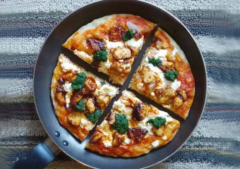 Easy pizza. Пицца тава. пицца тава алдан. how to make pizza recipe. пицца тава логотип алдан.
